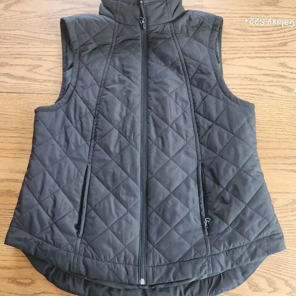 V0 Talbots black quilted full zip puffer vest w zipper pockets & stand up collar
